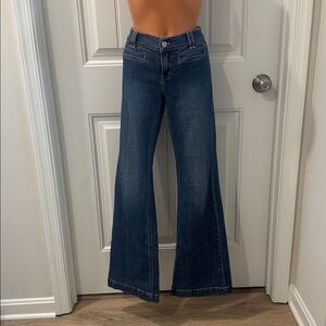 WHBM Noir Flare Leg Jeans Medium Wash Size 6R EUC KL $110 Welted Pockets